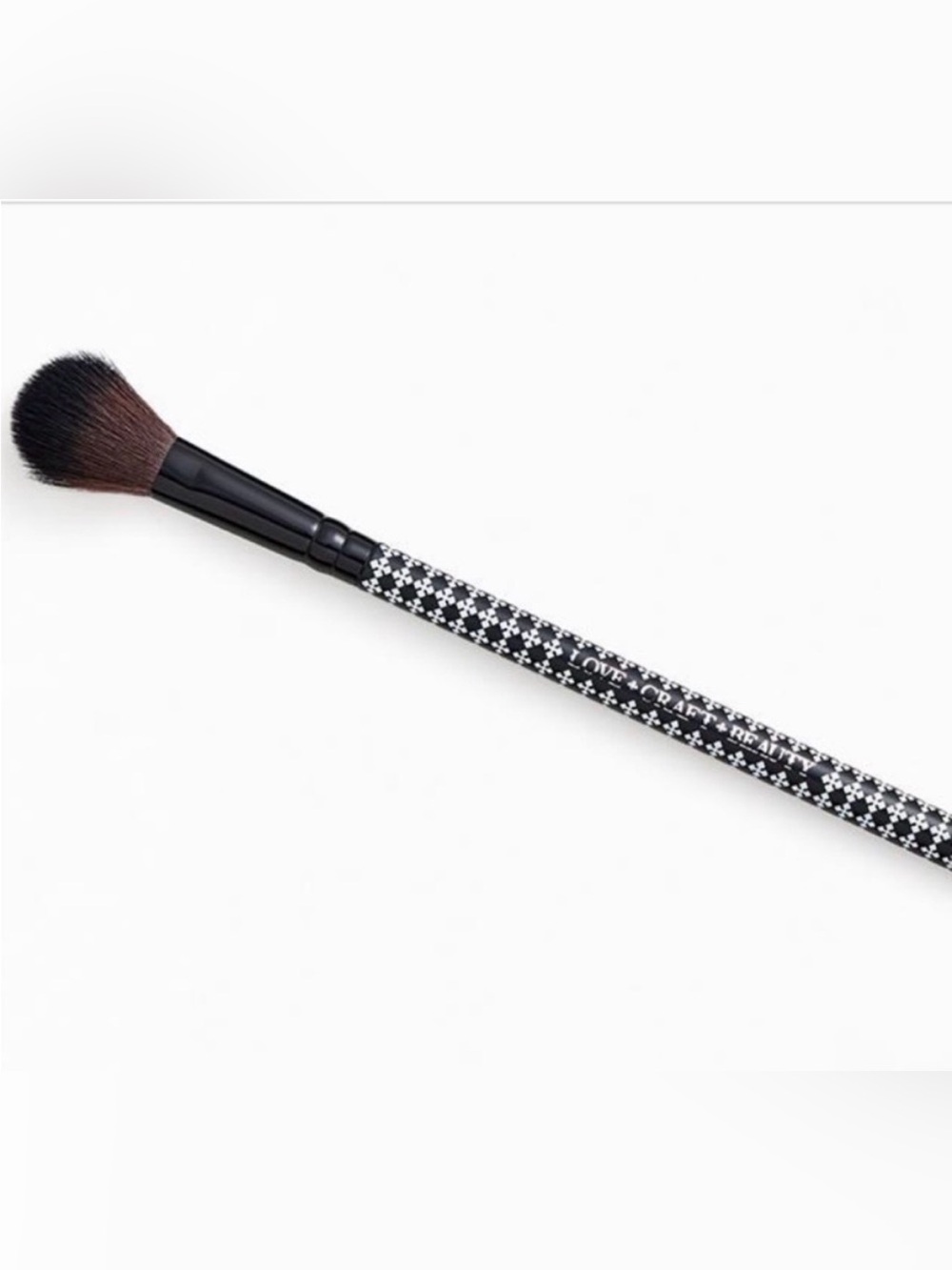 NWT Love+Craft+Beauty Highlighter Brush #9